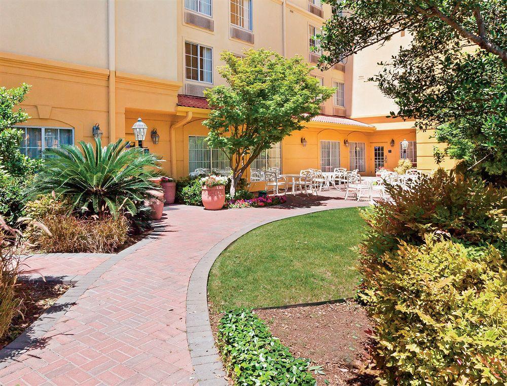 La Quinta By Wyndham Airport Hotel San Antonio