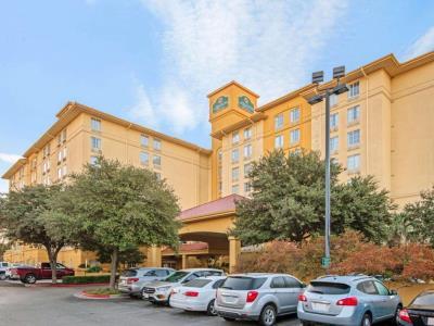 Hotel La Quinta By Wyndham Airport
