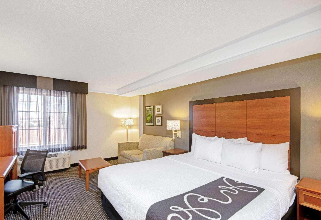 La Quinta By Wyndham Airport Hotel 3*