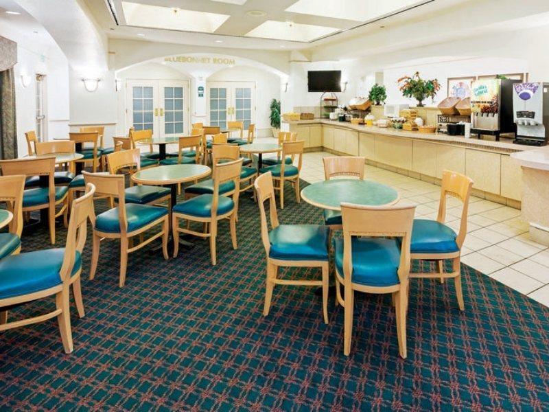 La Quinta By Wyndham Airport San Antonio