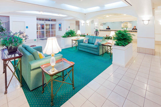 La Quinta By Wyndham Airport Hotel 3*