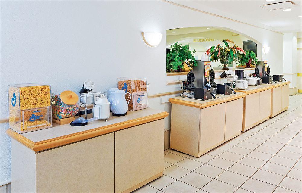 Hotel La Quinta By Wyndham Airport San Antonio