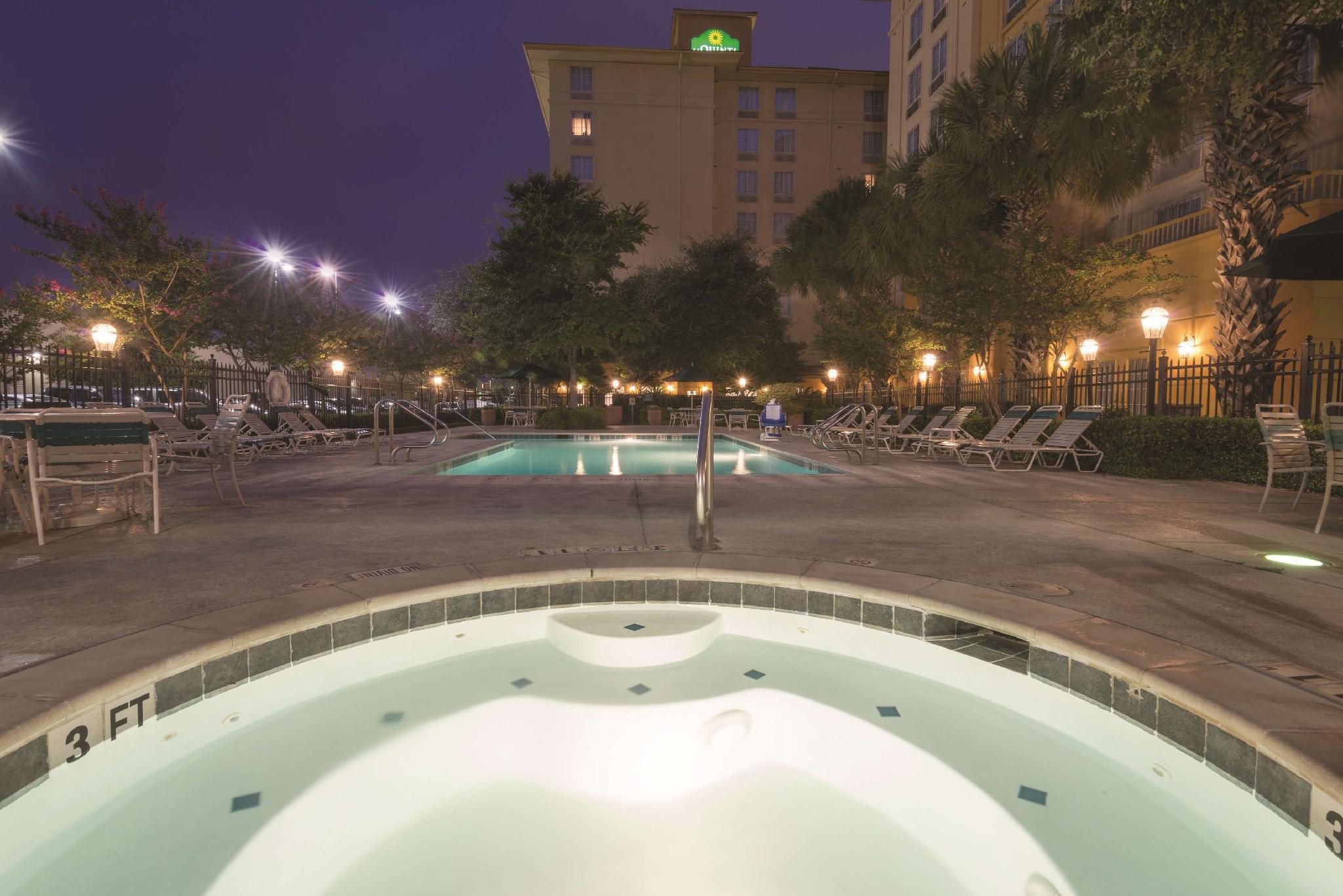 La Quinta By Wyndham Airport Hotel